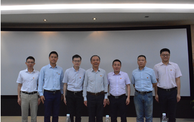 中国共产党永利集团3044官网402永利集团官网新一届委员会委员合影